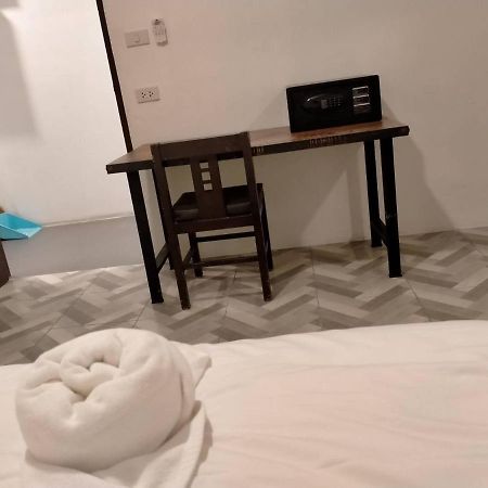 Breeze Hostel Джомтьен Экстерьер фото