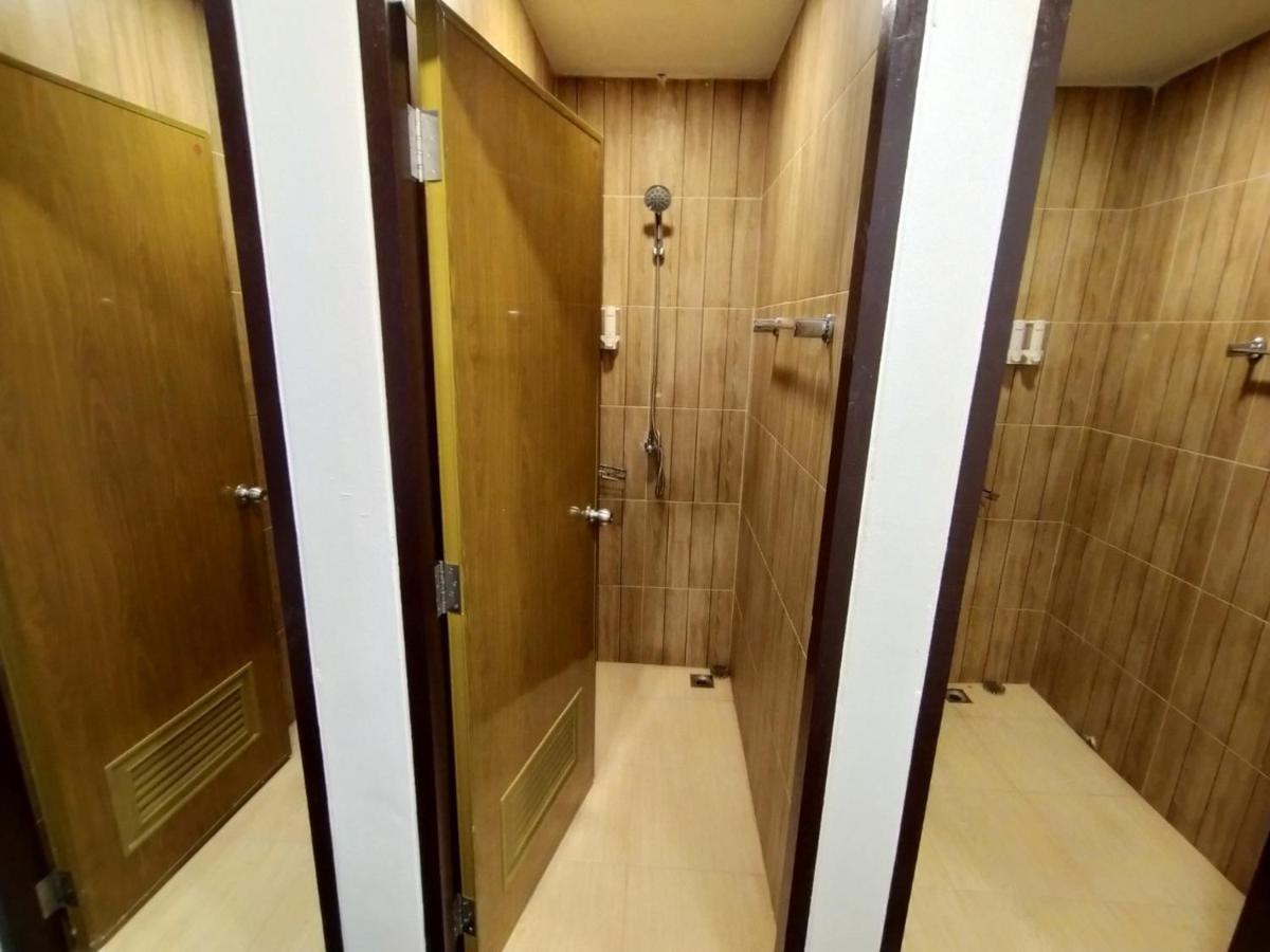 Breeze Hostel Джомтьен Экстерьер фото
